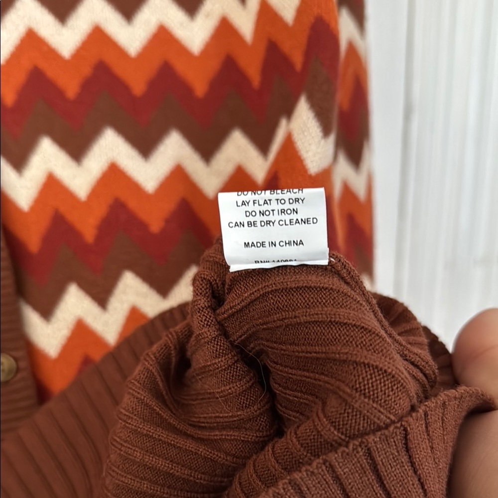 NWOT Vintage Chevron Sweater - Picture 7 of 7